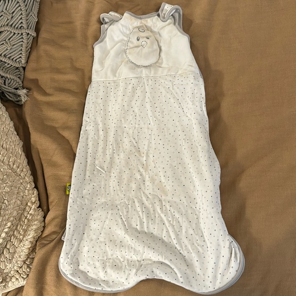 White nested bean sleep sack.  Size M - Picture 1 of 4